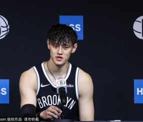 曾凡博没上场！媒体人:教练考虑饭碗 队友关心合同